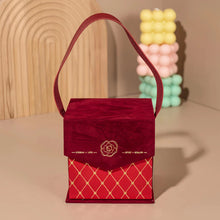 Load image into Gallery viewer, Velvety Red Mooncake Gift Set (2 pcs X 120g)

